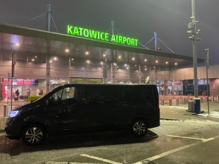 Katowice Aiport nocą